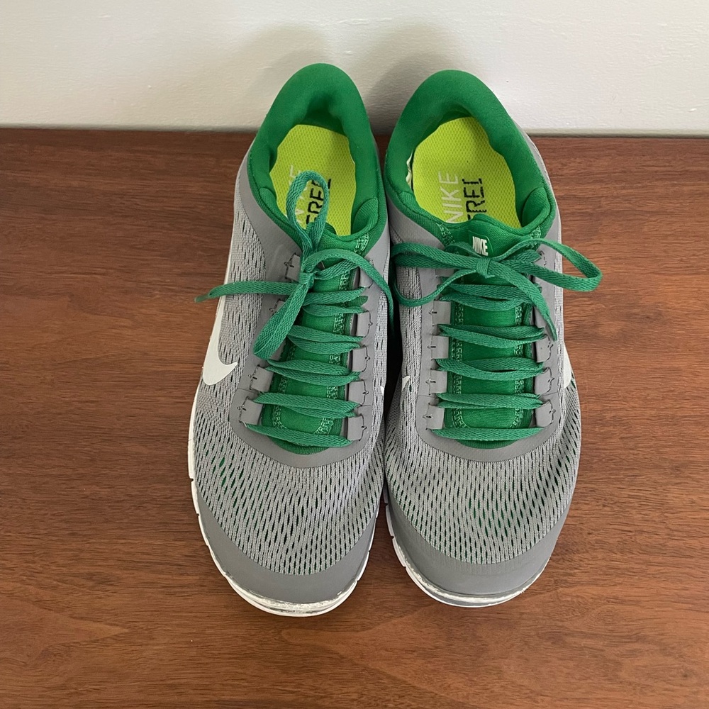 Nike Men's Gray and Green Athletic Shoes